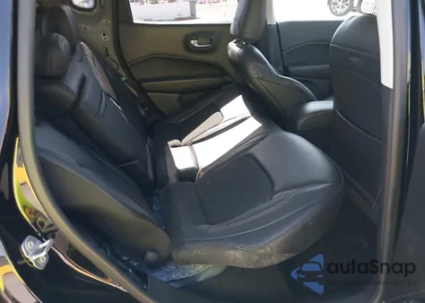 2018 Jeep Compass Latitude 4X4 from USA, damaged, VIN 3C4NJDBB2JT418038